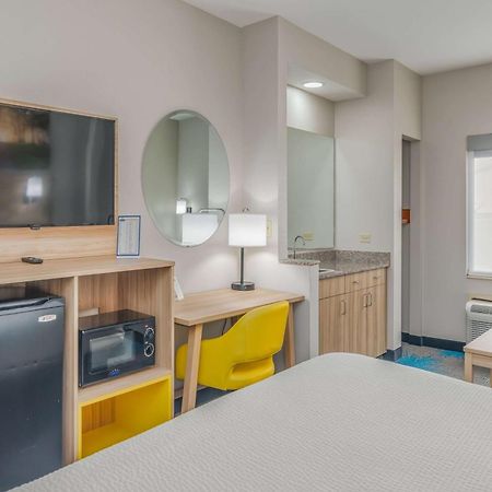 Days Inn & Suites By Wyndham Prattville-Montgomery Экстерьер фото