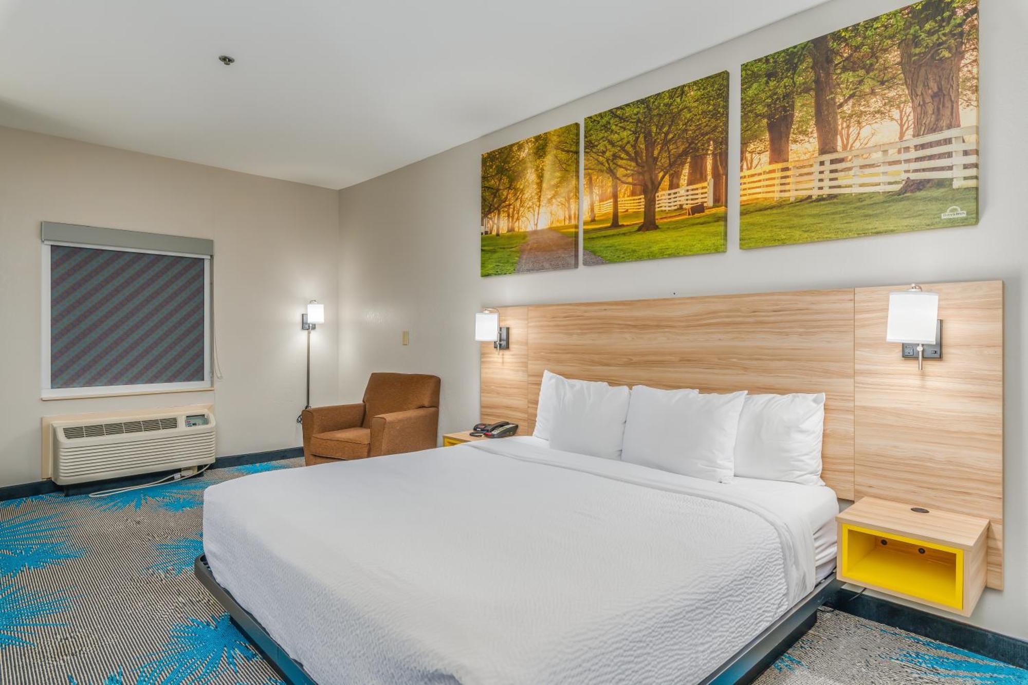 Days Inn & Suites By Wyndham Prattville-Montgomery Экстерьер фото