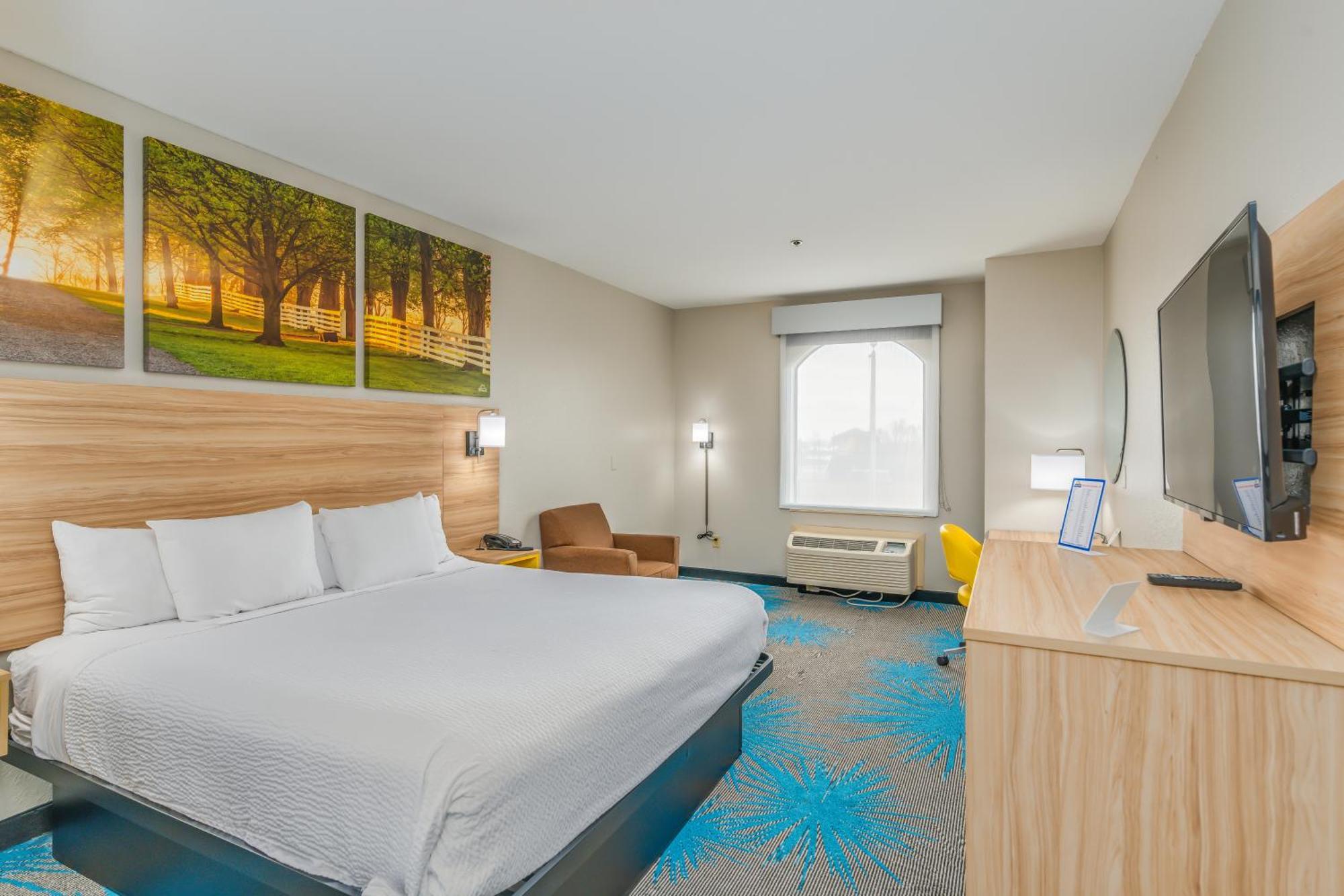 Days Inn & Suites By Wyndham Prattville-Montgomery Экстерьер фото