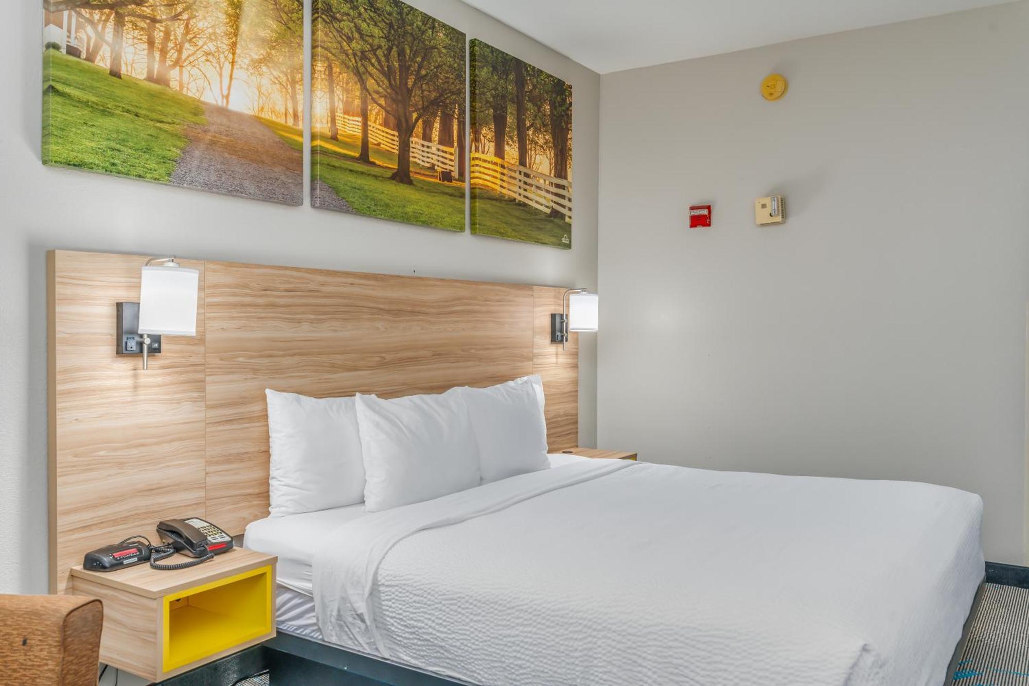 Days Inn & Suites By Wyndham Prattville-Montgomery Экстерьер фото