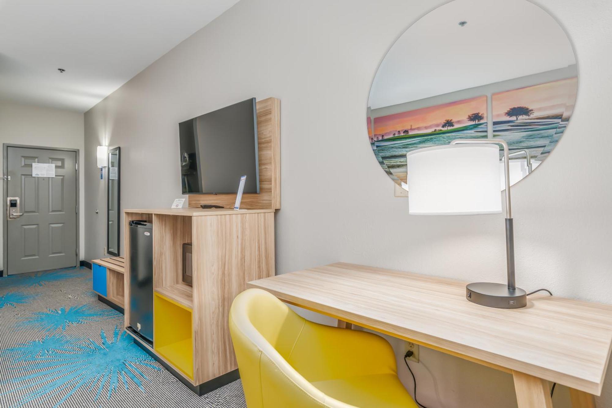 Days Inn & Suites By Wyndham Prattville-Montgomery Экстерьер фото