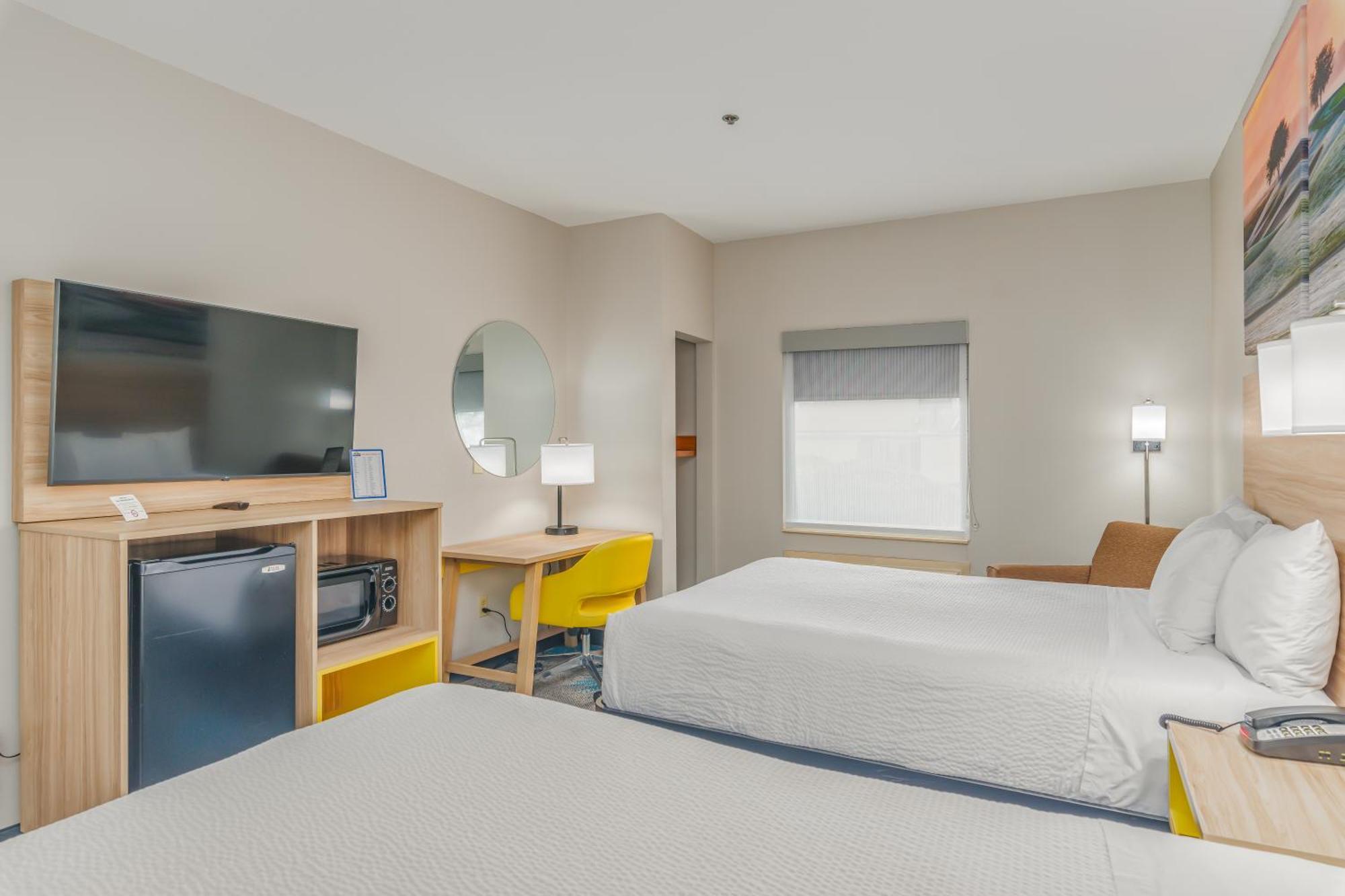 Days Inn & Suites By Wyndham Prattville-Montgomery Экстерьер фото