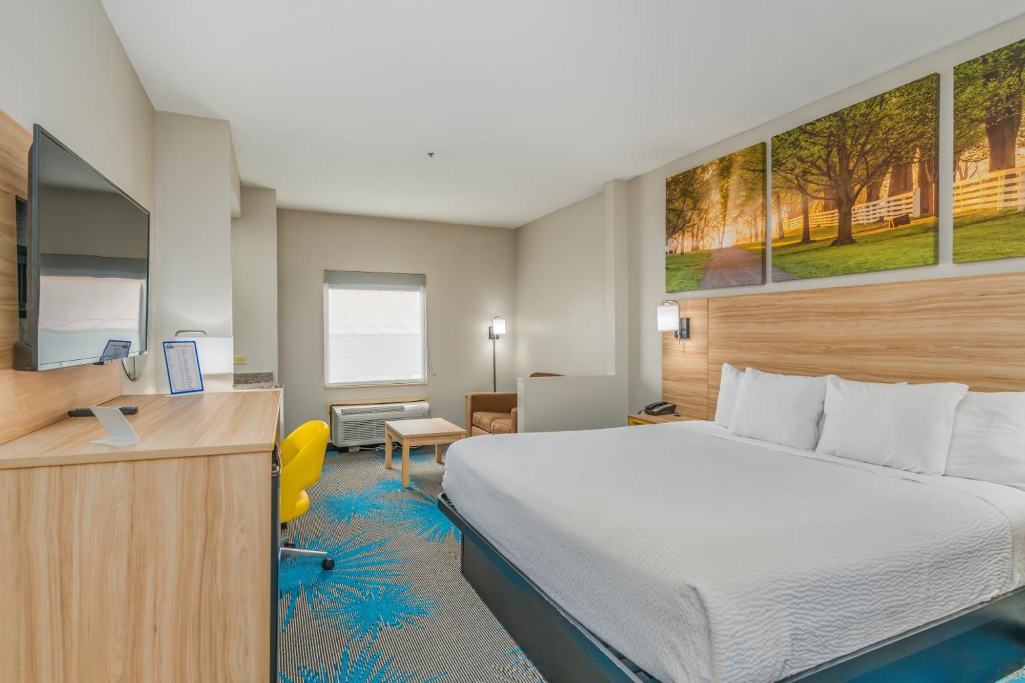 Days Inn & Suites By Wyndham Prattville-Montgomery Экстерьер фото