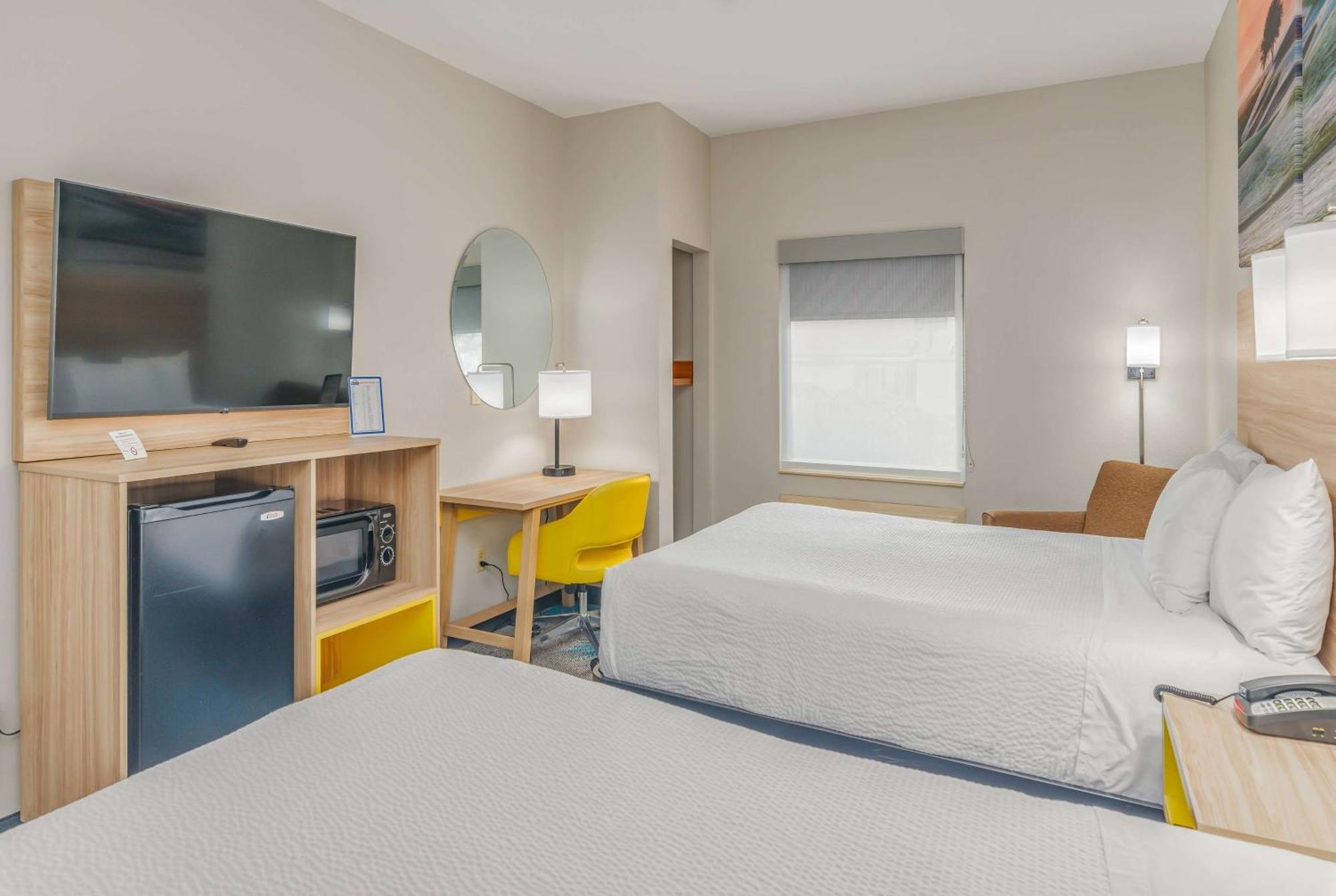 Days Inn & Suites By Wyndham Prattville-Montgomery Экстерьер фото