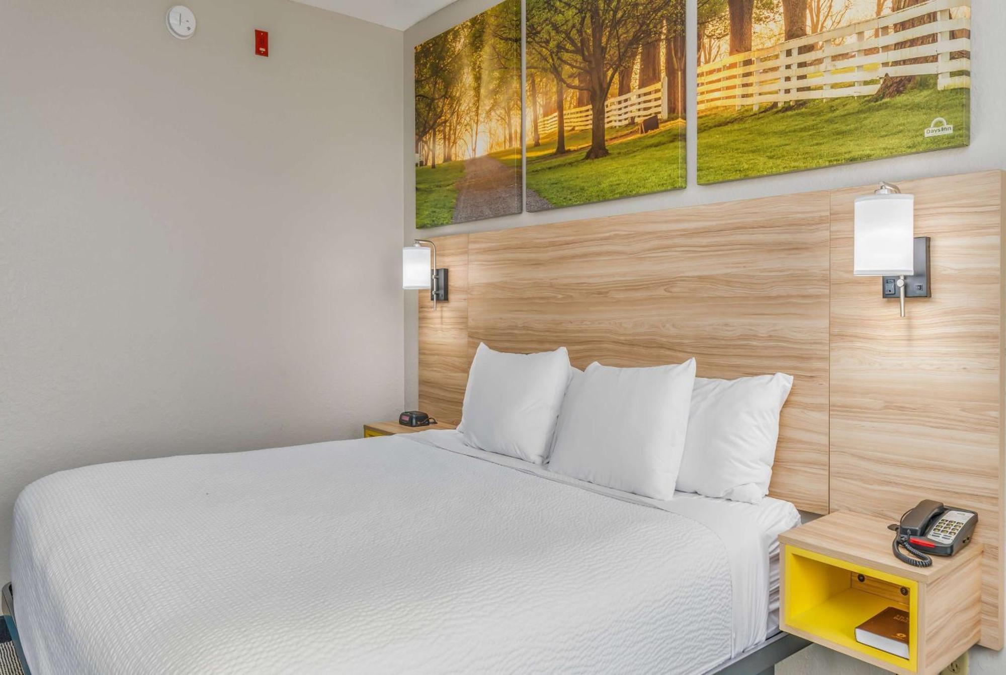 Days Inn & Suites By Wyndham Prattville-Montgomery Экстерьер фото